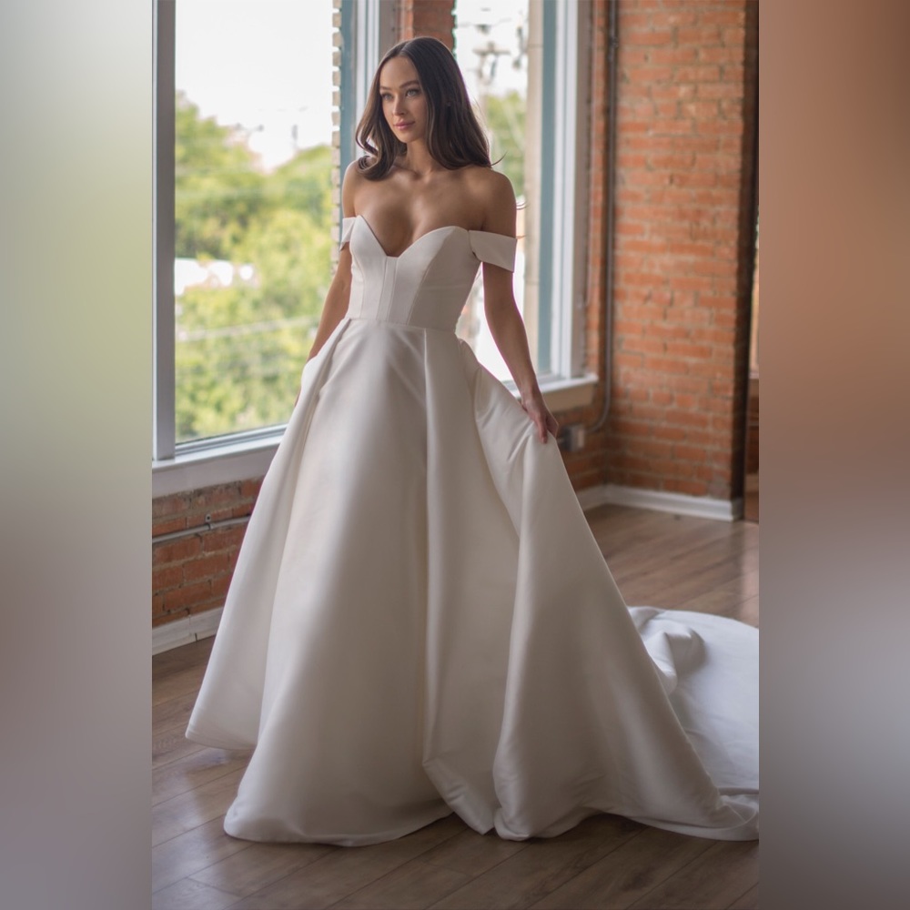 Watters “Boady” Wedding Dress